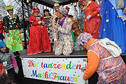 Faschingsdienstag: traditioneller Marktweibertanz 2014 auf dem Viktualienmarkt (Foto: Ingrid Grossmann)